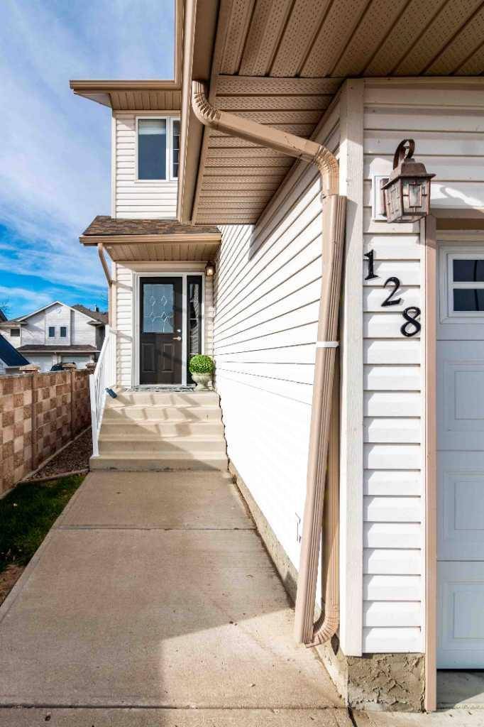 Medicine Hat, AB T1C0E6,128 Preston AVE Northeast