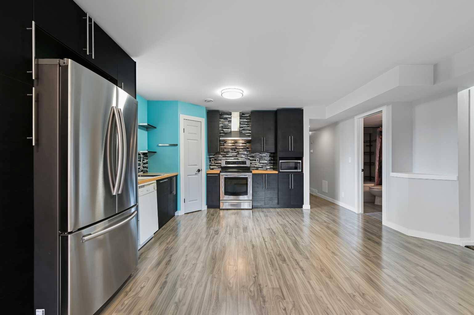 Calgary, AB T2A 1E9,1723 37 ST Southeast #201