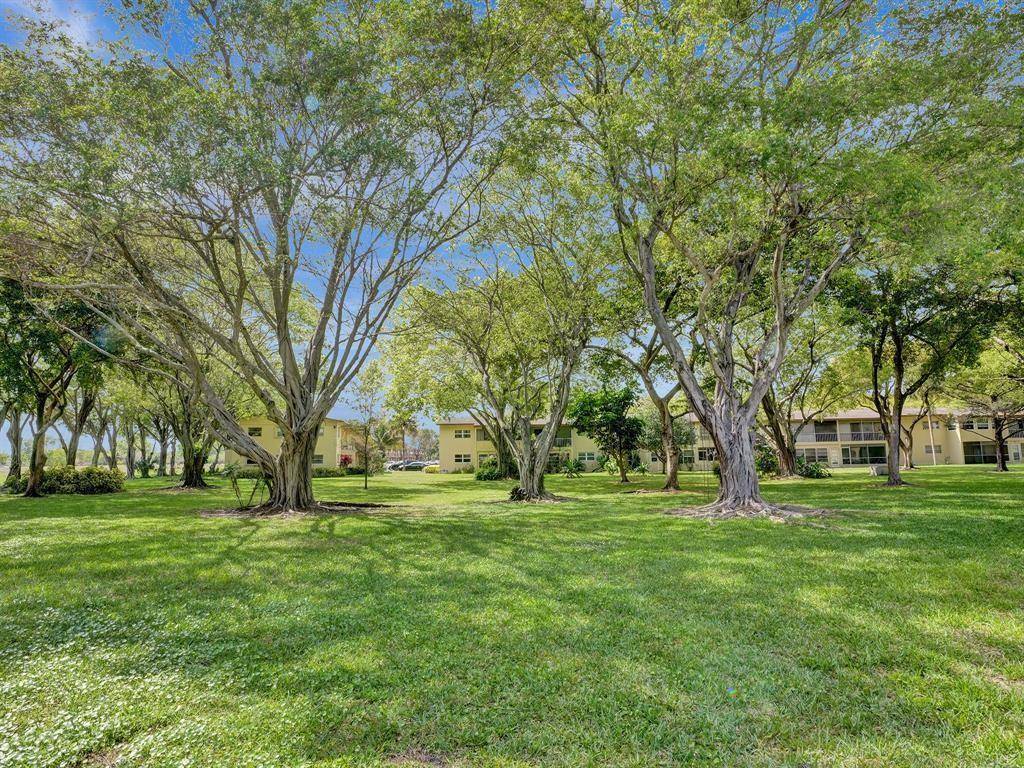 Margate, FL 33063,7490 NW 1st St #102