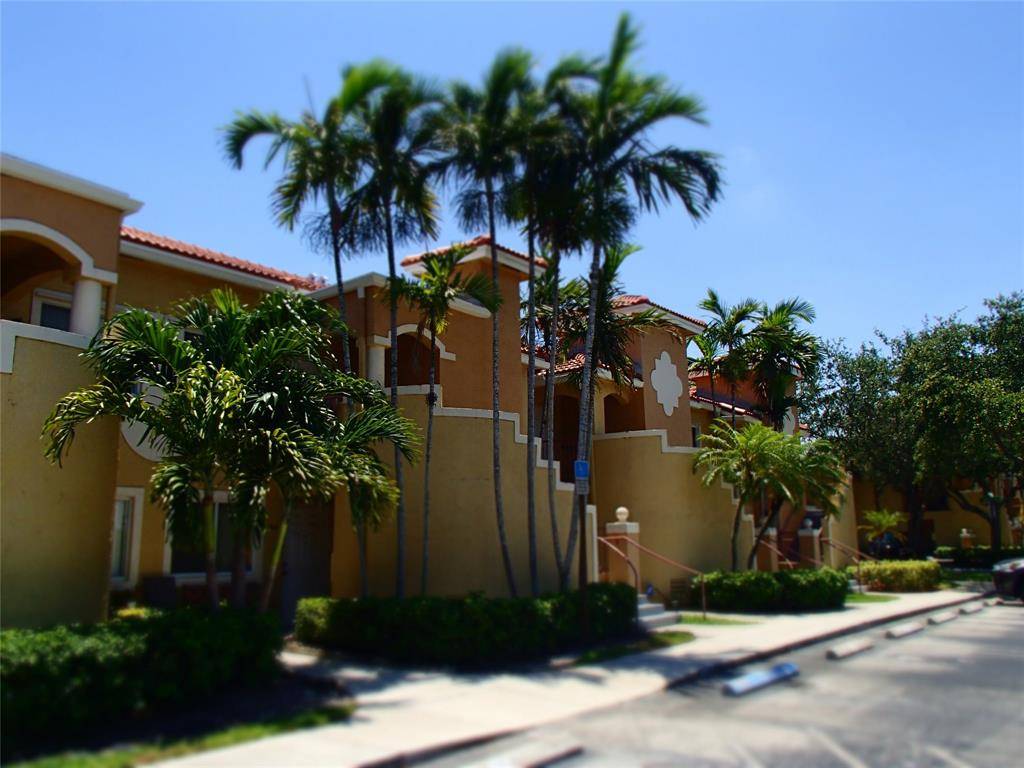 Pembroke Pines, FL 33024,7820 NW 7th St #102