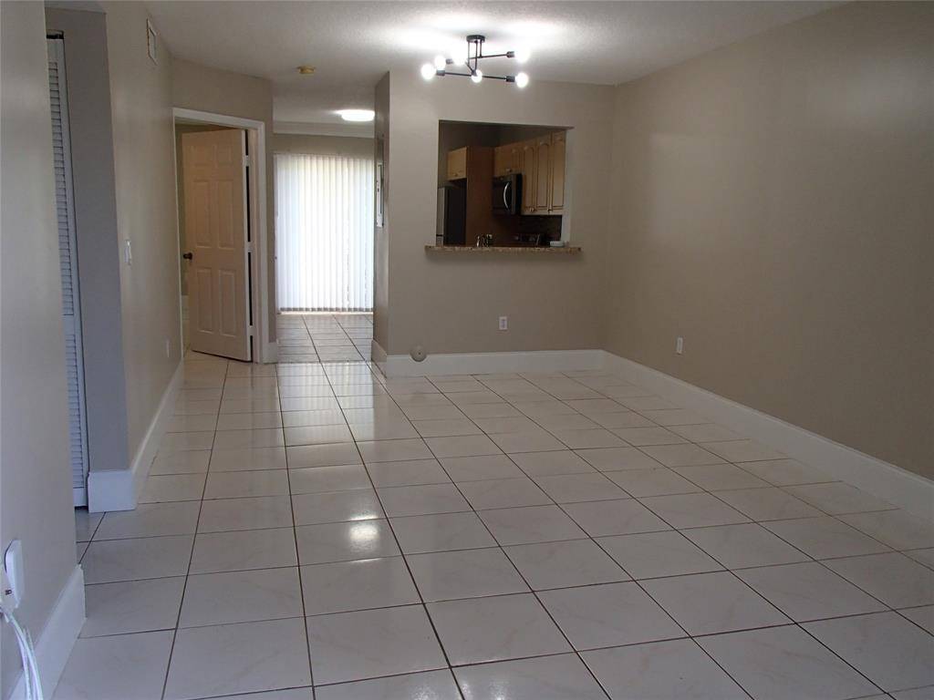 Pembroke Pines, FL 33024,7820 NW 7th St #102