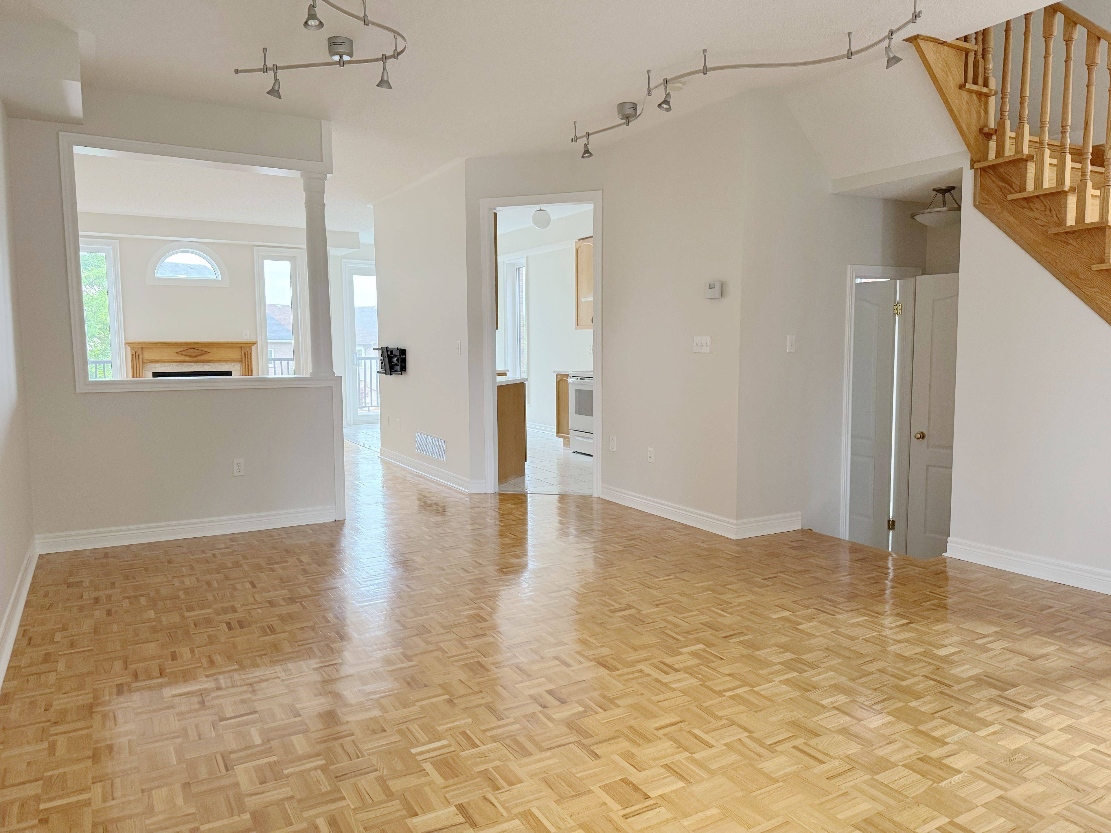 Richmond Hill, ON L4S 1Z5,78 Peninsula CRES