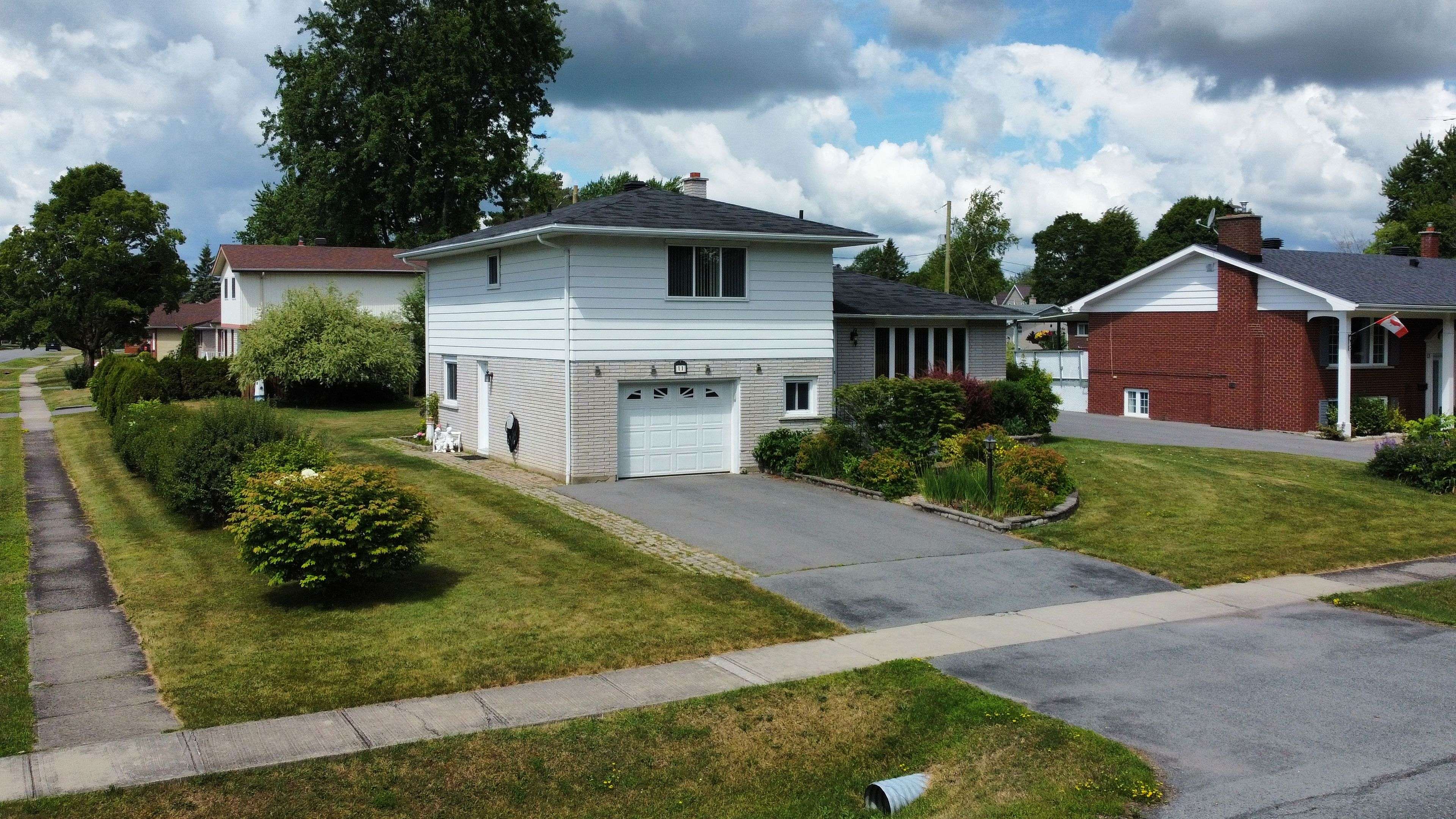 South Stormont, ON K0C 1M0,11 Ault DR