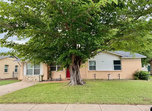 1617 Tyson Street, Blue Mound, TX 76131