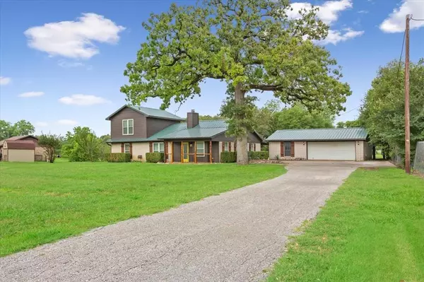 Lacy Lakeview, TX 76705,103 Spring Oak Street