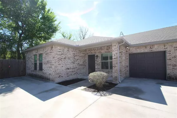 Azle, TX 76020,217 Stewart Bend Court #A