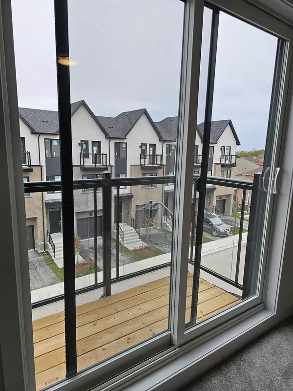 Whitby, ON L1R 0S3,10 Lively WAY