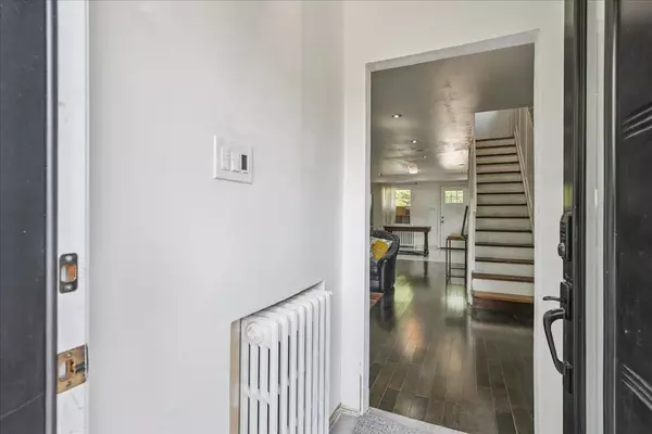 Toronto W03, ON M6M 4E4,73 Yarrow RD