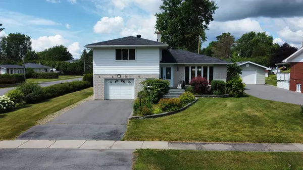 11 Ault DR, South Stormont, ON K0C 1M0