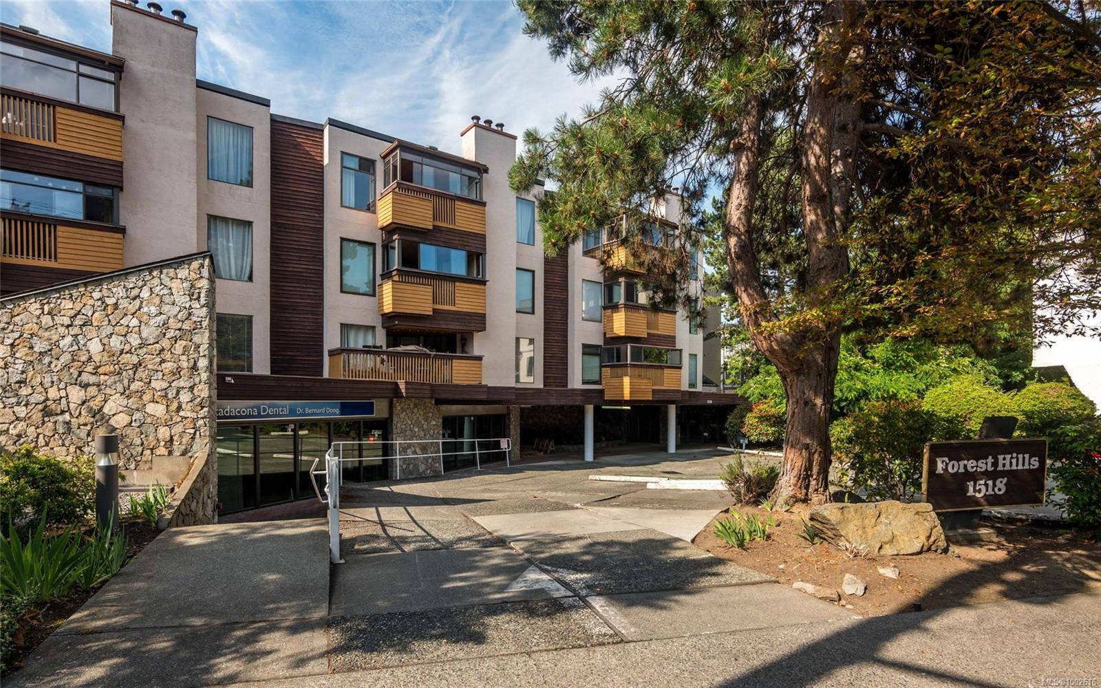1518 Pandora Ave #302, Victoria, BC V8R 1A8