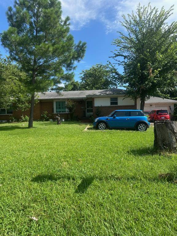 110 W Park Row Drive, Arlington, TX 76010