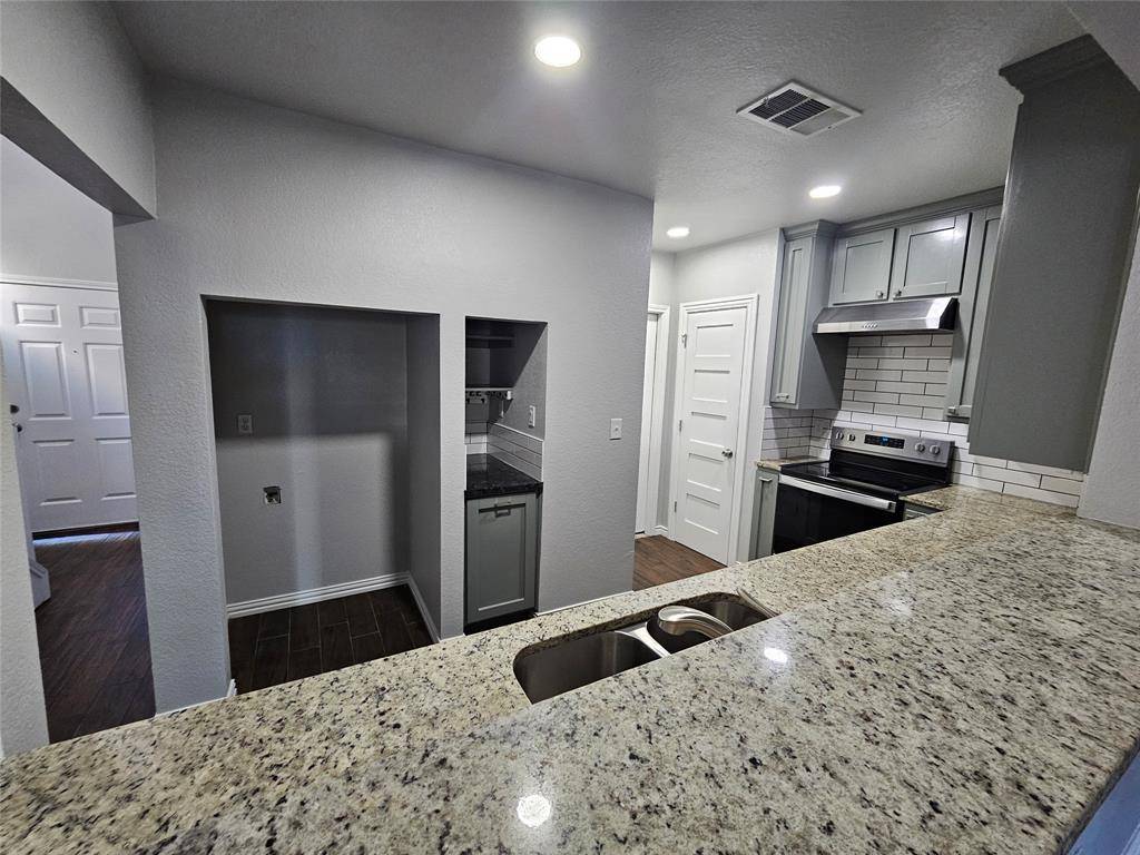 Arlington, TX 76014,1600 Maybrook Court