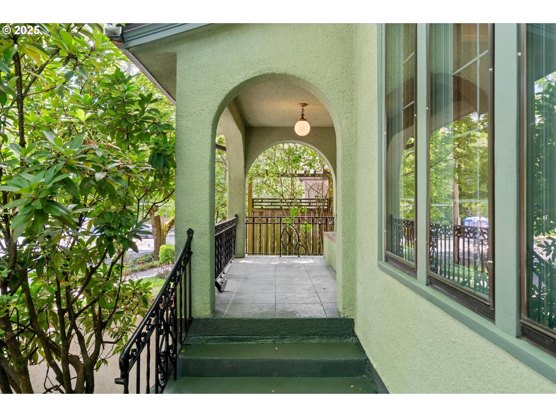 Portland, OR 97232,3876 NE GLISAN ST