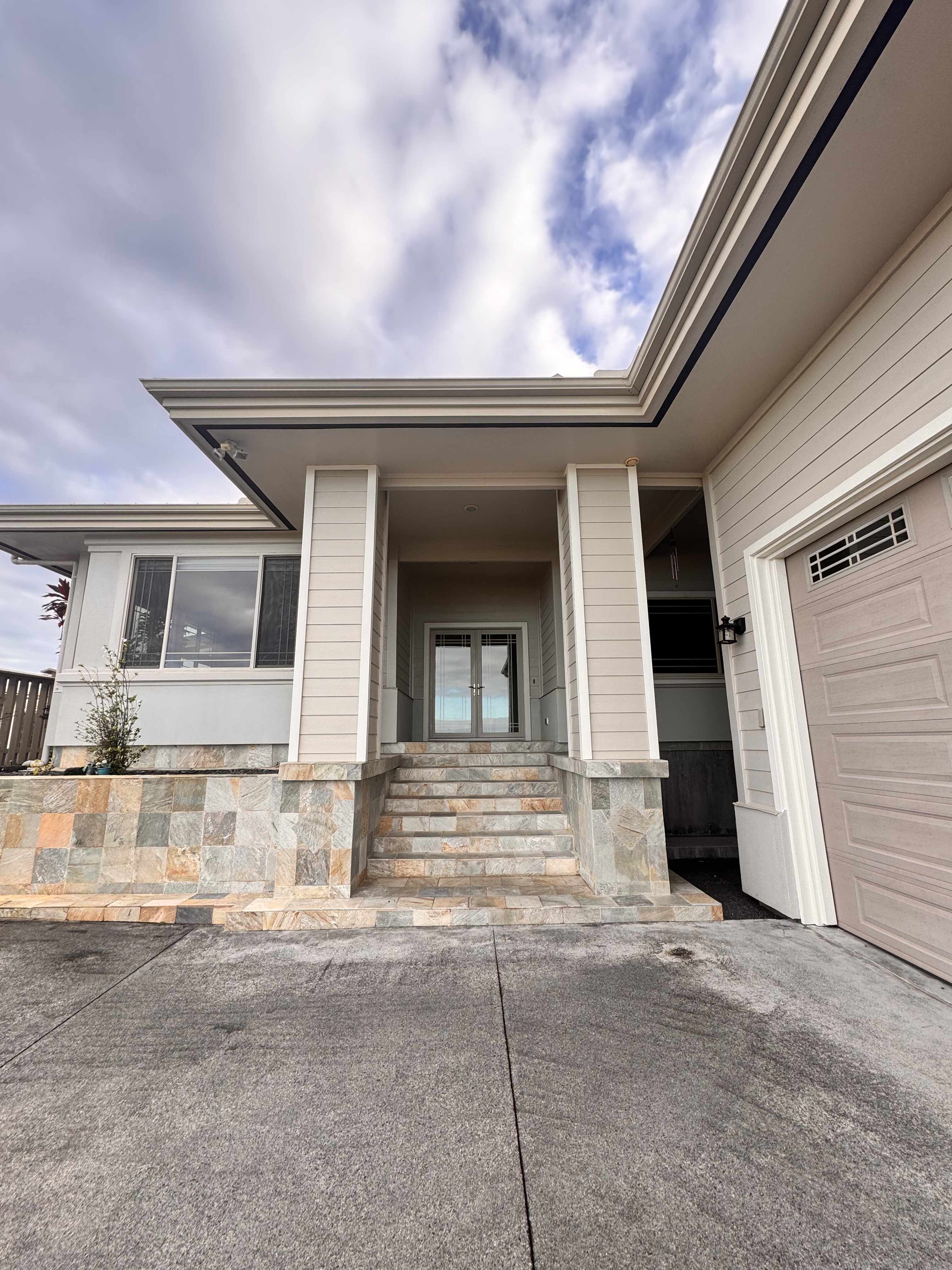 378 KAHIKINI ST, Hilo, HI 96720
