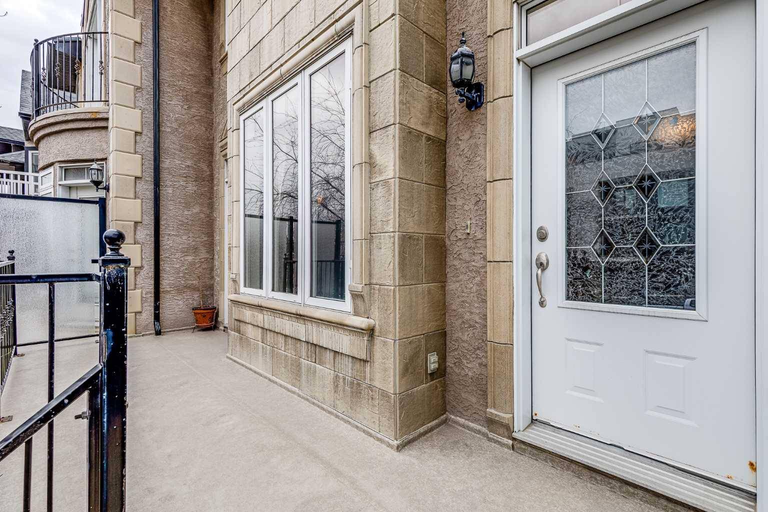 Calgary, AB T2T1Y6,1611 33 AVE SW
