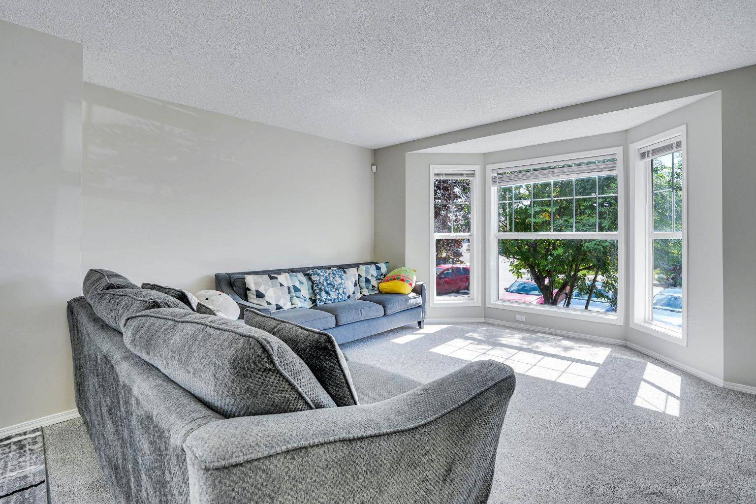 Calgary, AB T3J4S3,149 Taravista ST Northeast