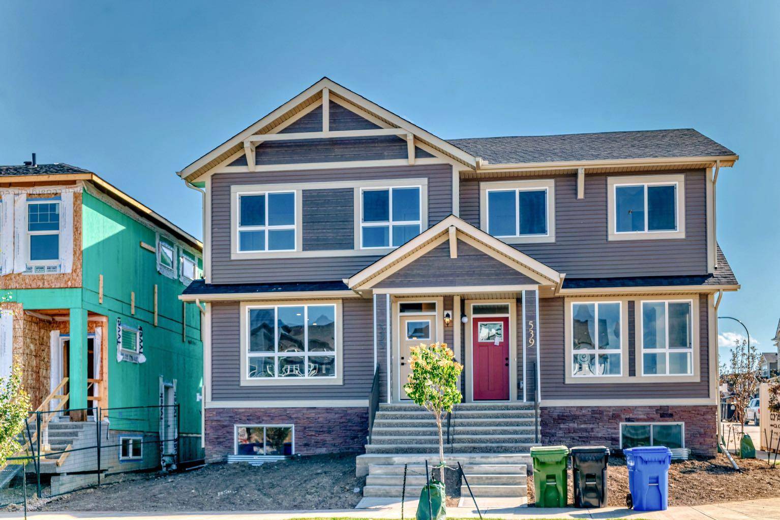 535 Tekarra DR Northwest, Calgary, AB T3R 2G4