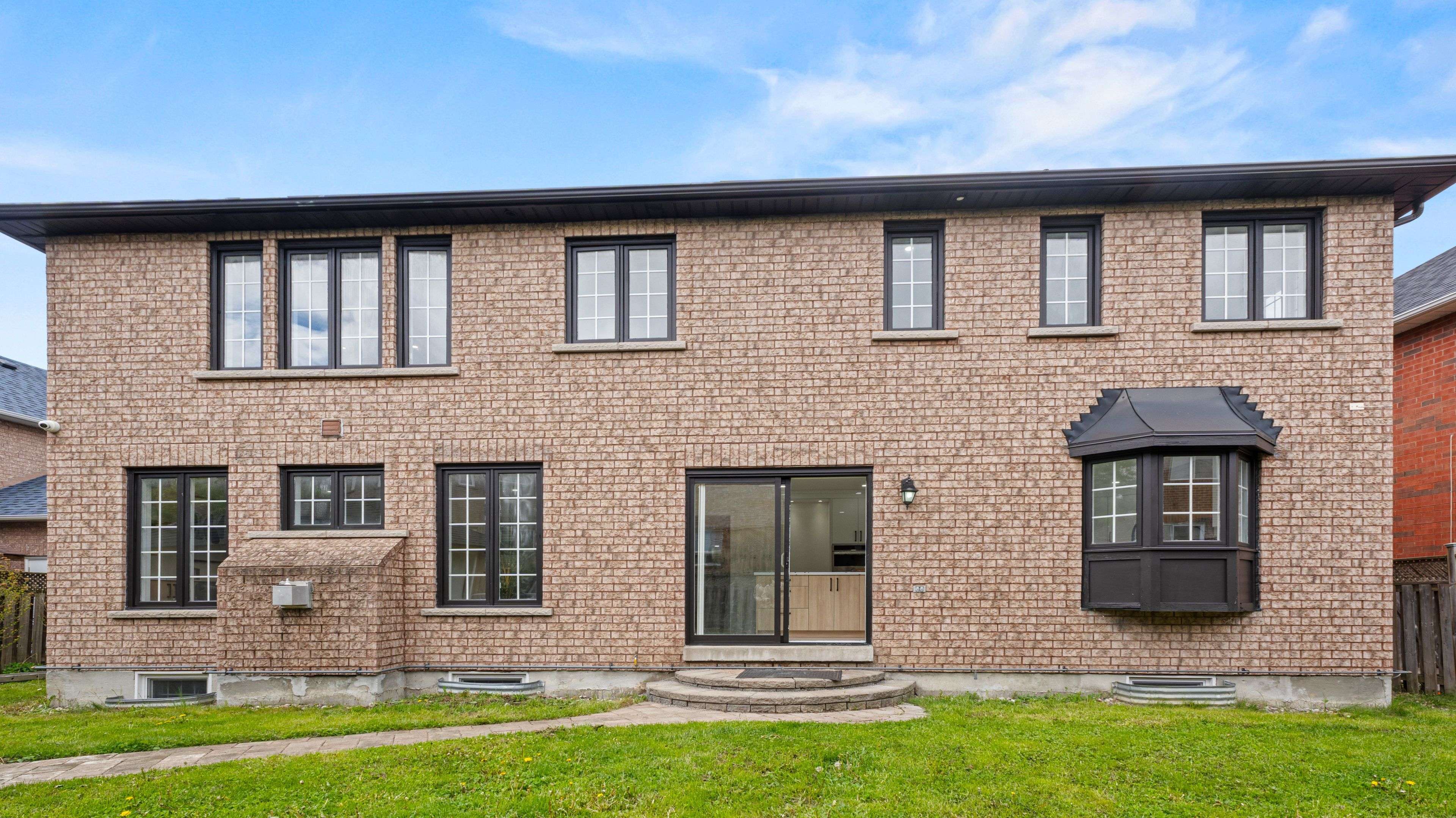 Ajax, ON L1T 4Z3,23 Ballgrove CRES