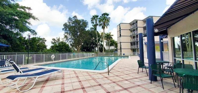 Hialeah, FL 33015,7035 NW 186th St #D111