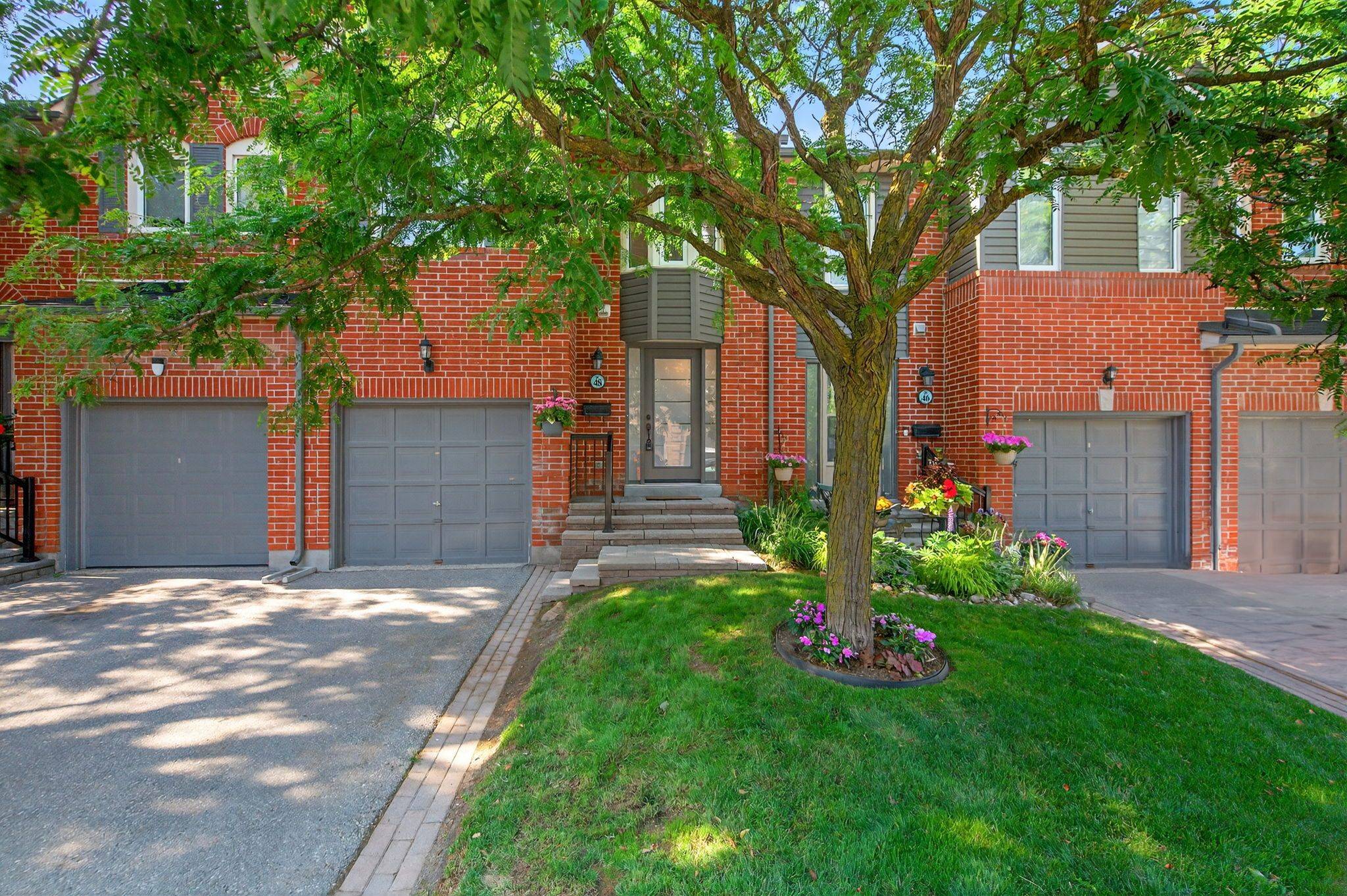 48 Beaumont PL, Vaughan, ON L4J 4X2