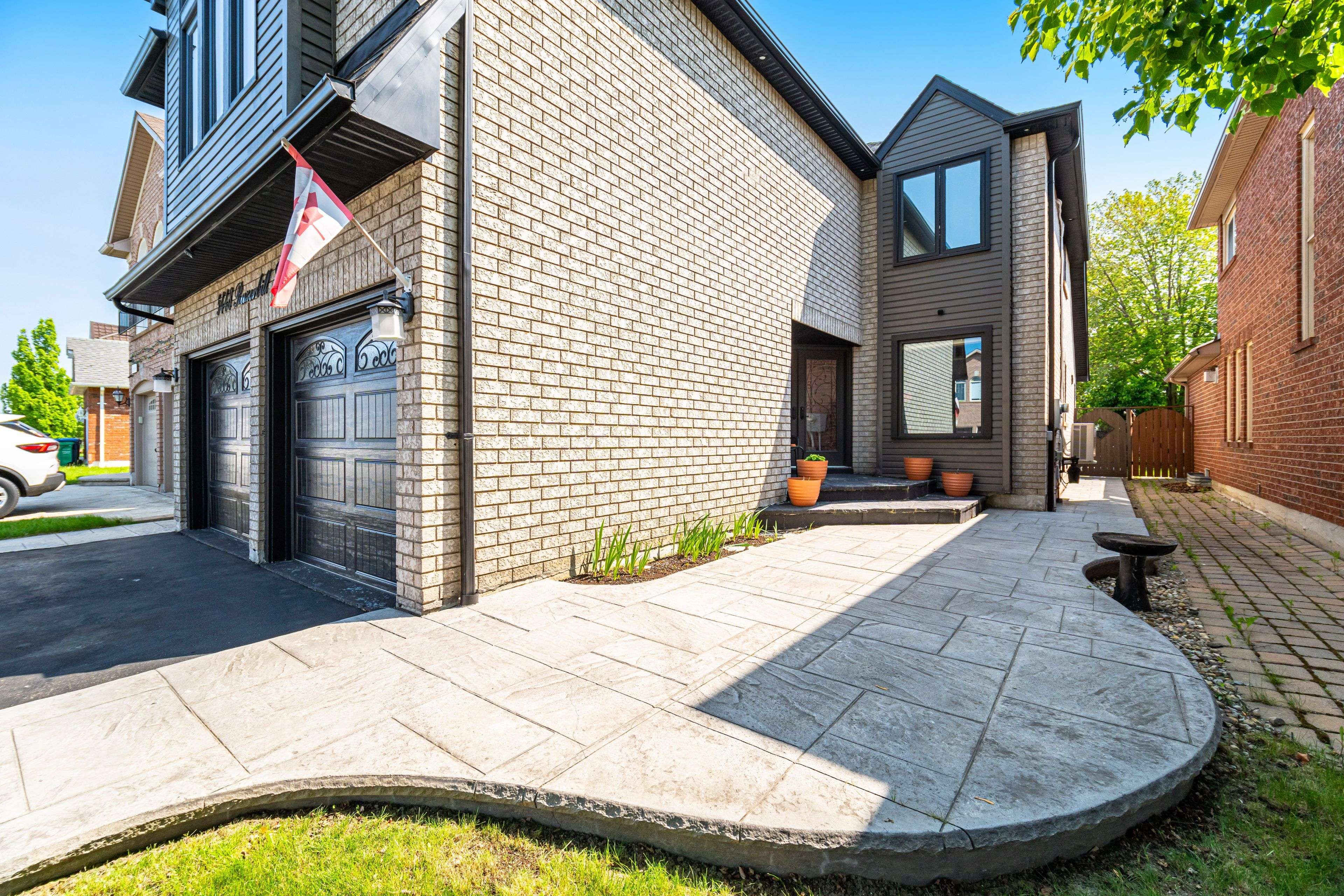 Mississauga, ON L5V 2C9,5448 Razorbill CT
