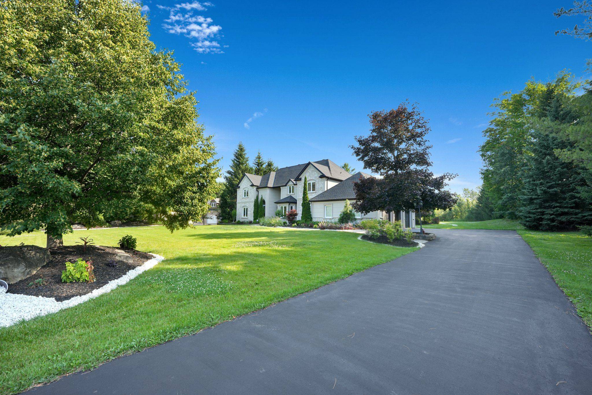 Milton, ON L0P 1B0,11135 Menzies CT