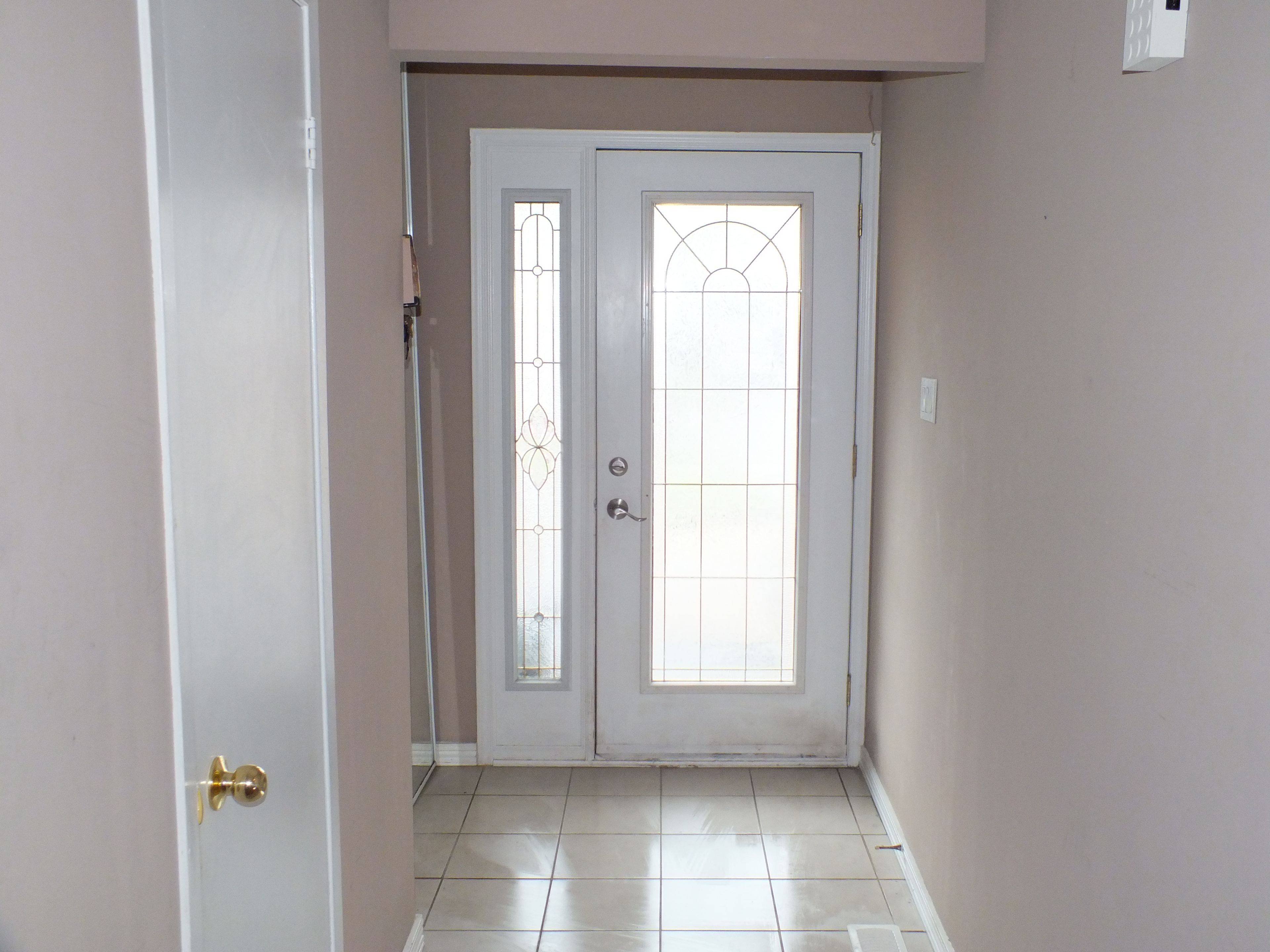 Mississauga, ON L5B 2N9,522 Cavell DR