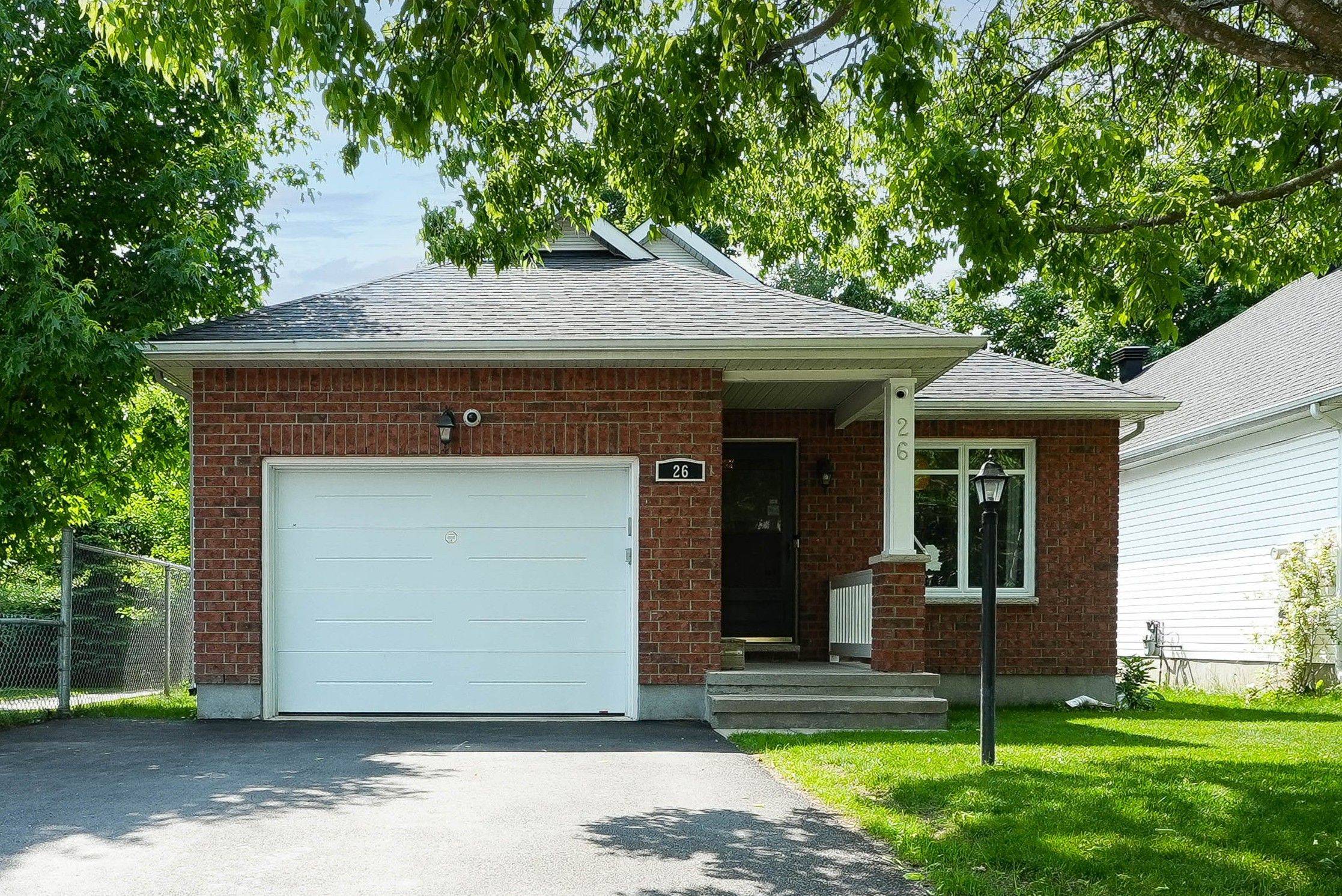 26 Fieldcrest AVE, Barrhaven, ON K2J 4W7
