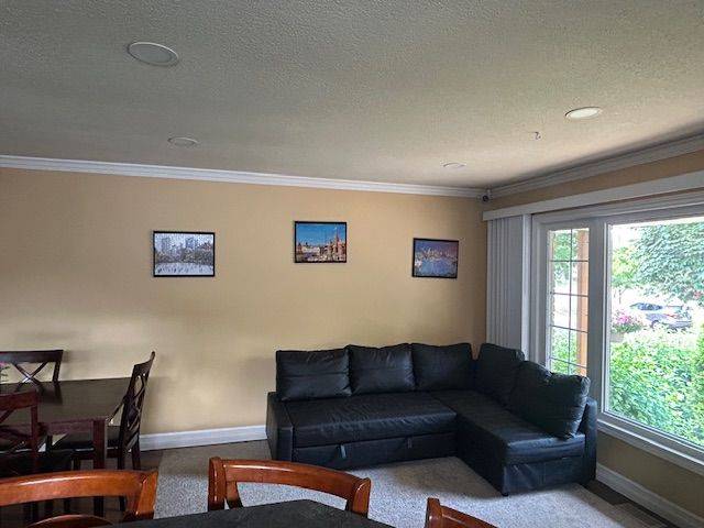 St. Catharines, ON L2N 5X7,22 OAKMEADOW PL