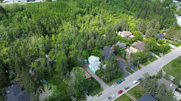 8951 33 AVE NW, Calgary, AB T3B 1M2