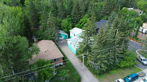 Calgary, AB T3B 1M2,8951 33 AVE NW