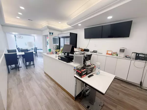 Toronto C04, ON M4N 2N3,3451 Yonge ST