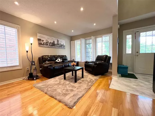 Oakville, ON L6M 3X6,2411 Westoak Trails BLVD