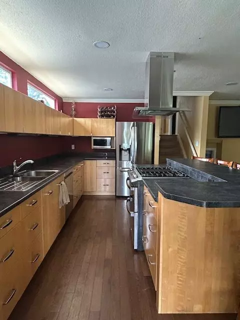 St. Catharines, ON L2N 5X7,22 OAKMEADOW PL