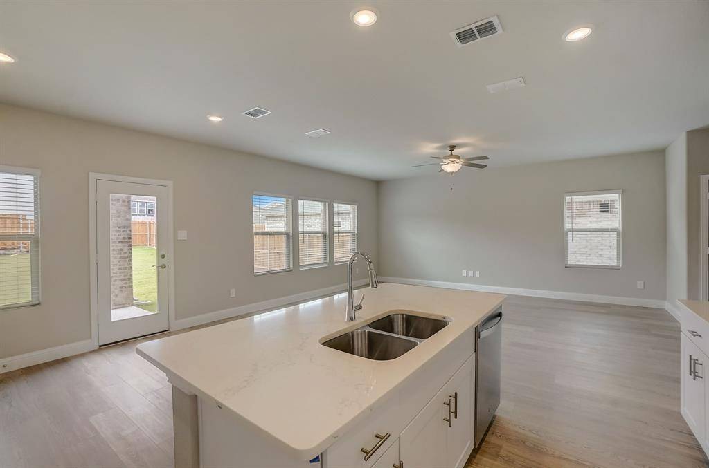 Mckinney, TX 75069,513 Ezra Lane