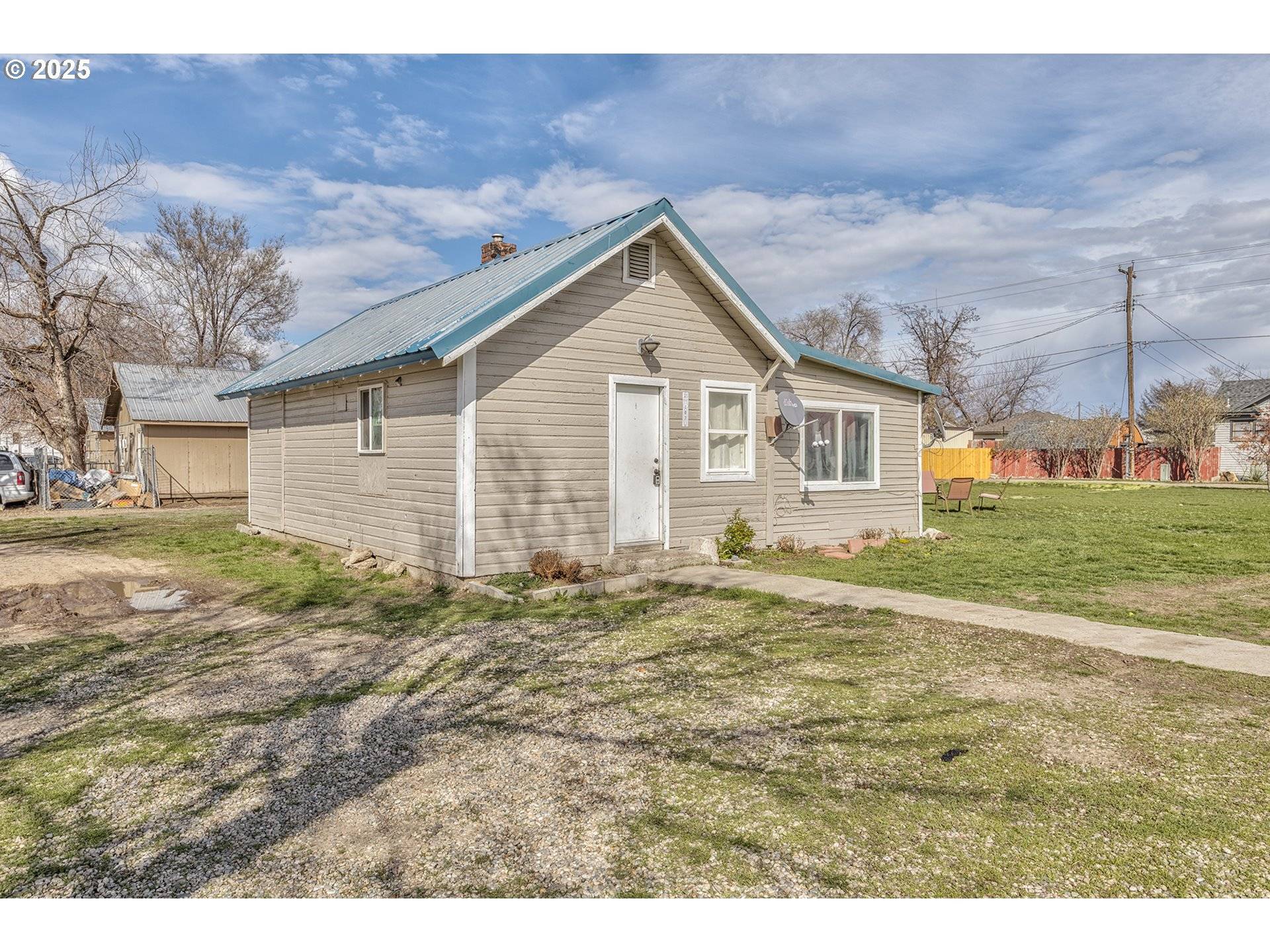107 SE 5TH AVE, Ontario, OR 97914