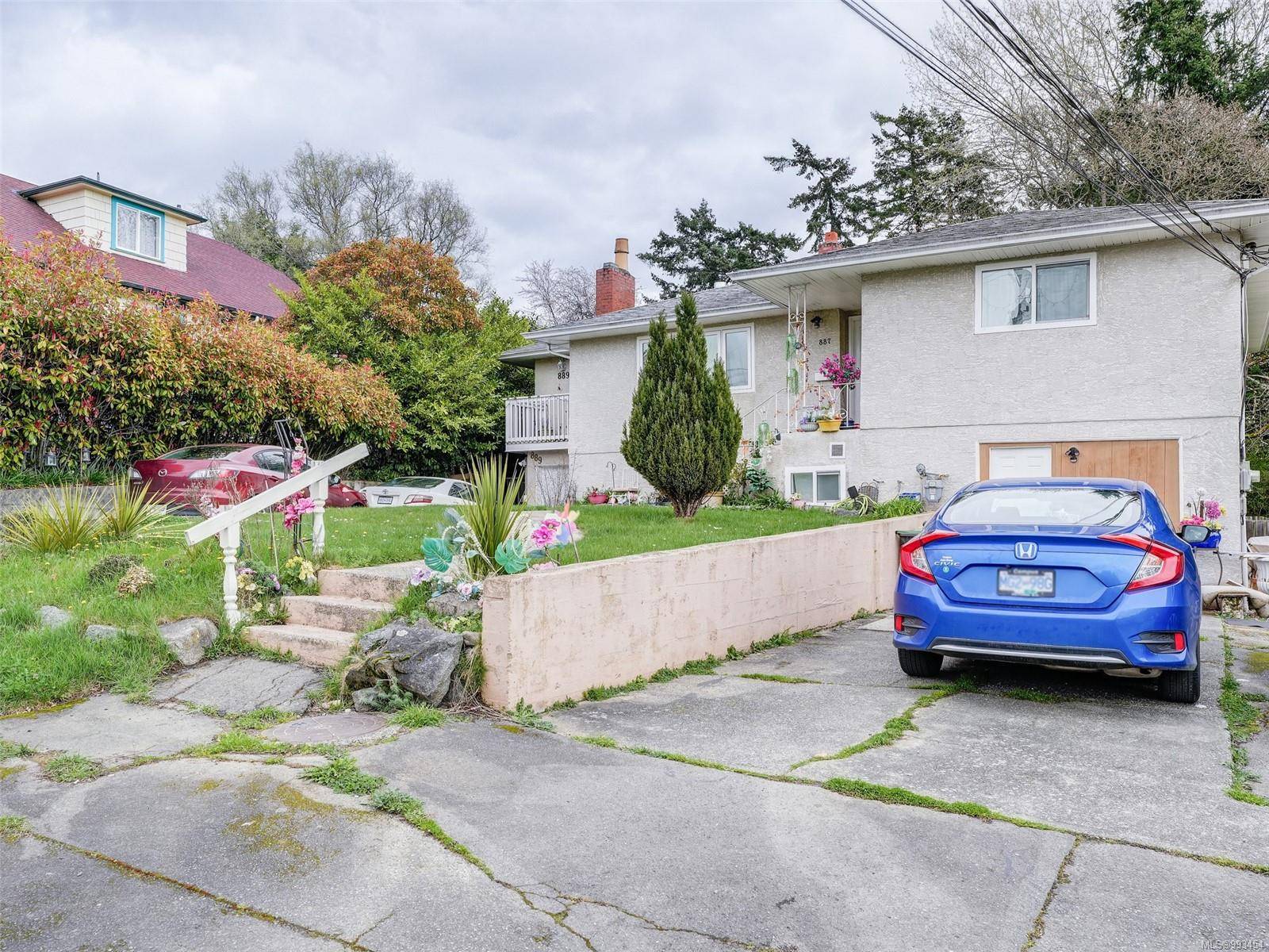 887 Lampson St, Esquimalt, BC V9A 6B6
