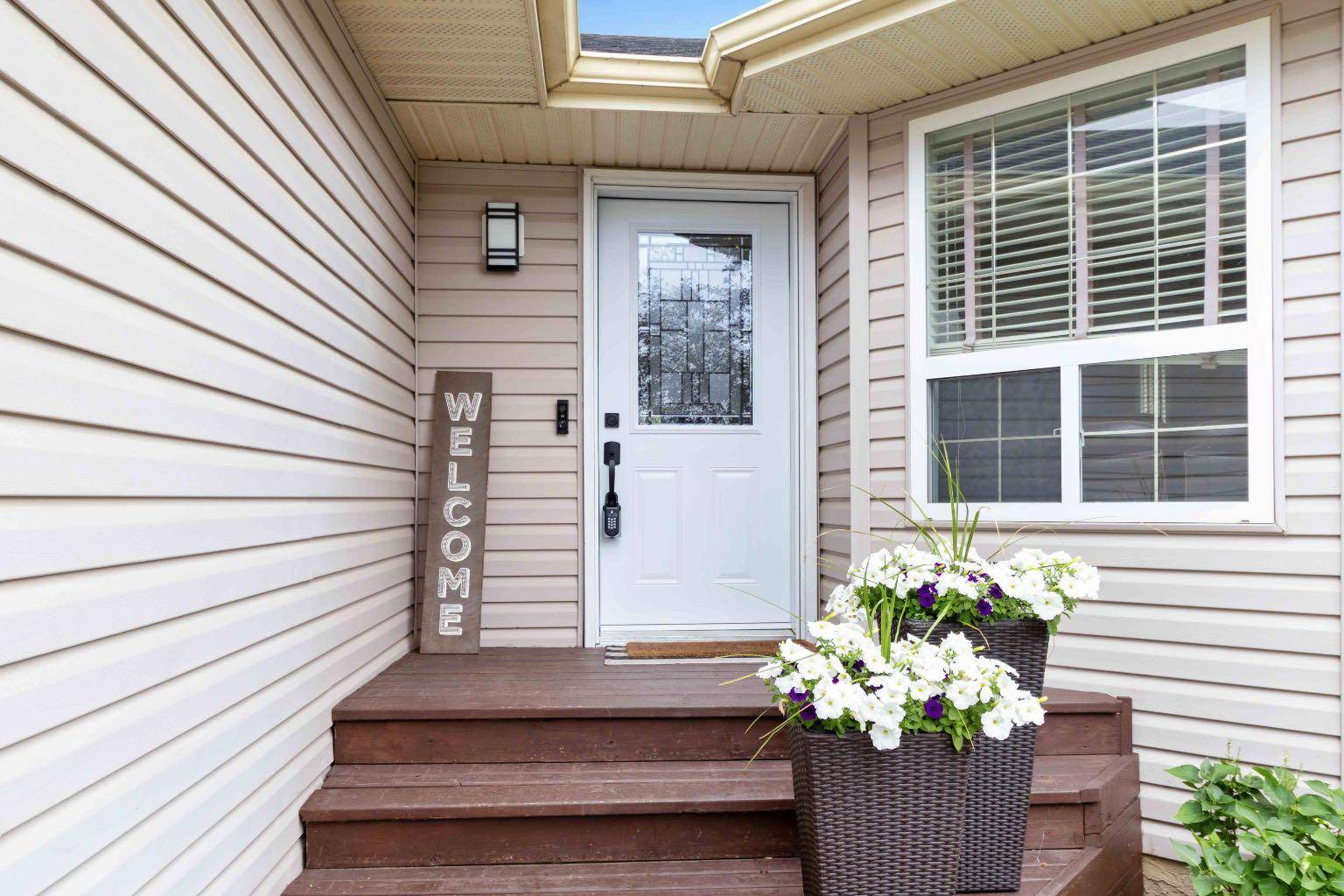 Fort Mcmurray, AB T9H 0A1,220 Warren RD