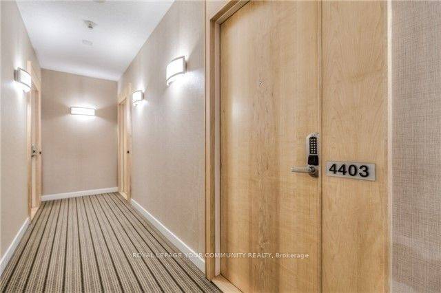 Toronto C01, ON M5J 0A7,65 Bremner BLVD #4403