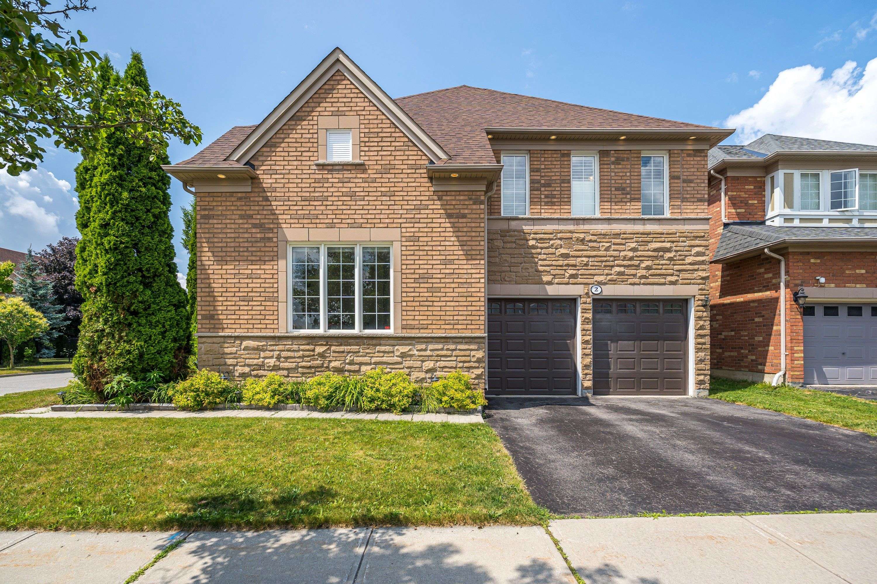 Richmond Hill, ON L4E 4C1,2 Glen Nevis DR