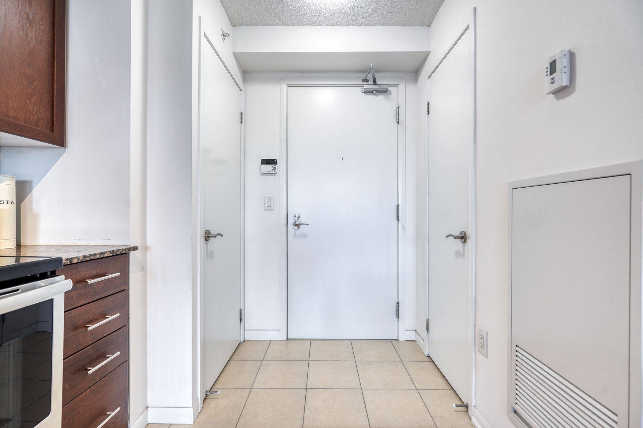 Toronto W04, ON M6A 1C3,830 LAWRENCE AVE W #1603