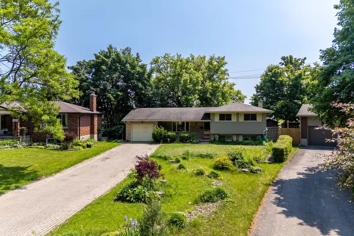Waterloo, ON N2L 4L2,285 Thorncrest DR #UPPER LEVEL ONLY