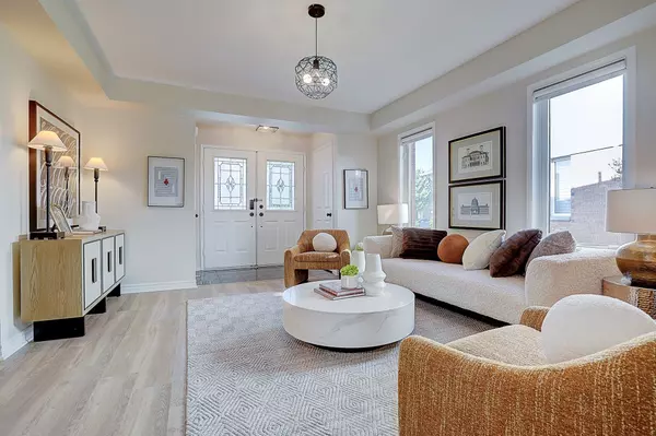 Newmarket, ON L3X 2K7,583 Heddle CRES