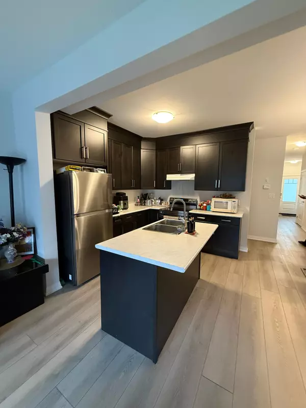 Niagara Falls, ON L2G 3R6,9345 White Oak AVE