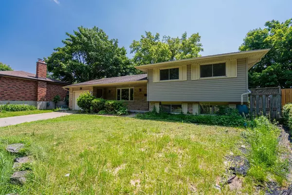 Waterloo, ON N2L 4L2,285 Thorncrest DR #UPPER LEVEL ONLY
