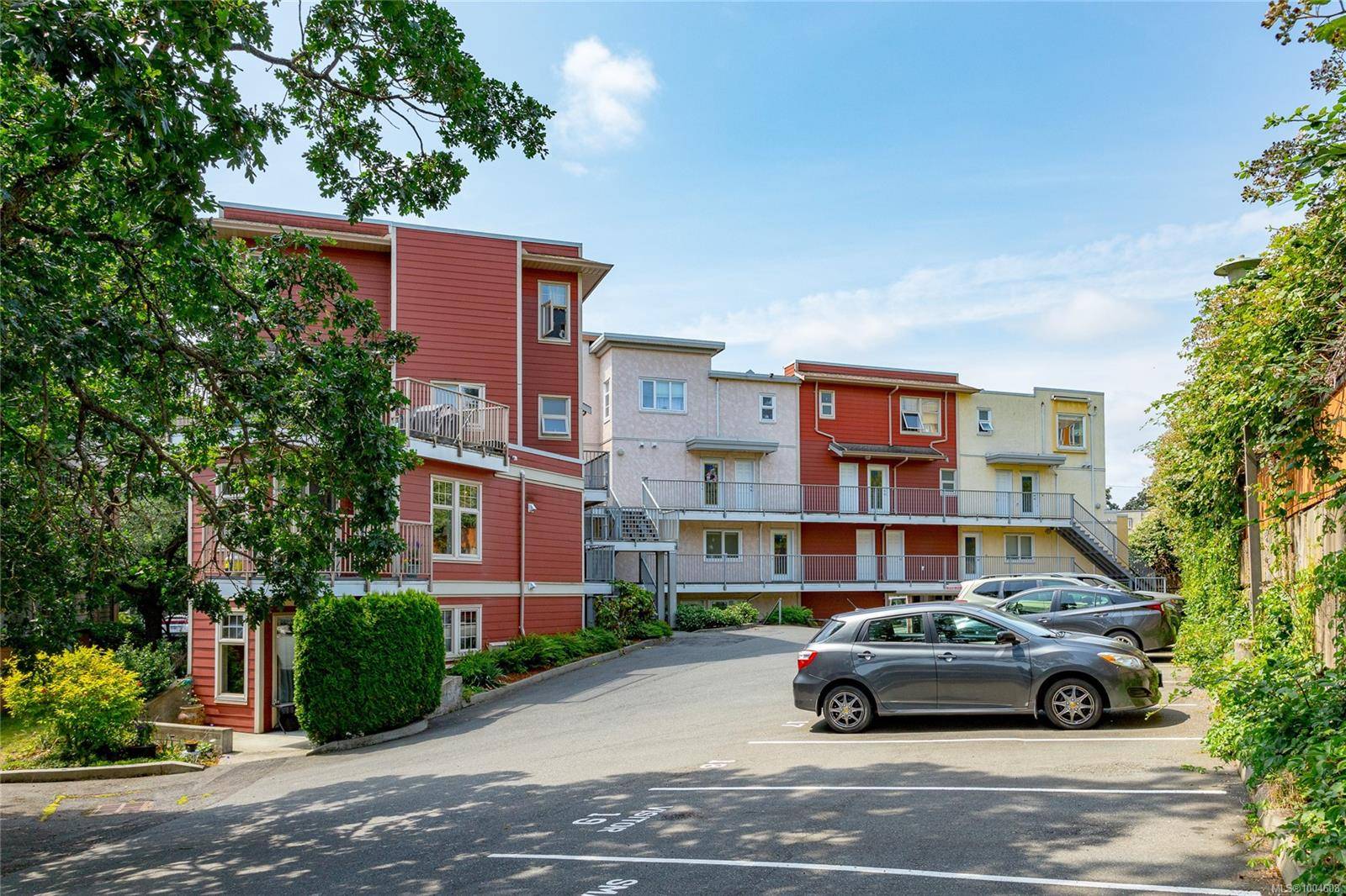 Langford, BC V9B 3C6,908 Brock Ave #305