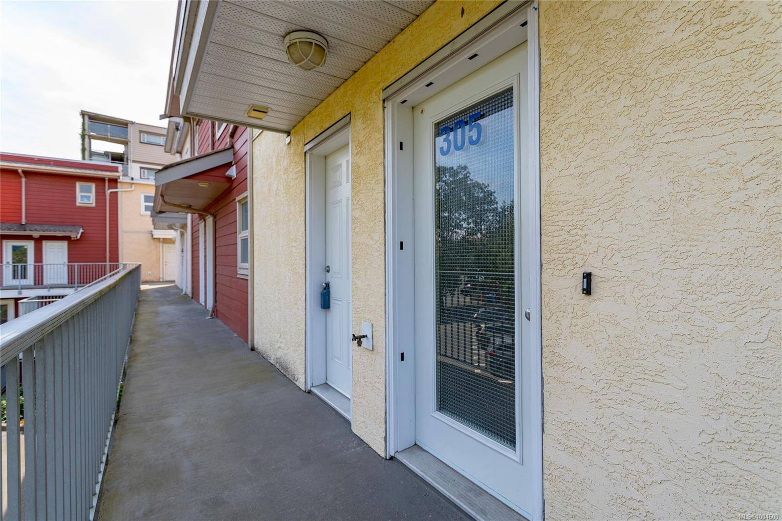 Langford, BC V9B 3C6,908 Brock Ave #305