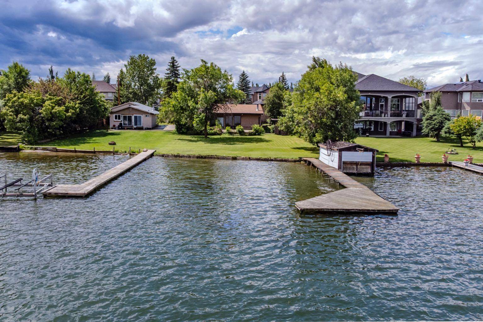 648 West Chestermere DR, Chestermere, AB T1X 1B4