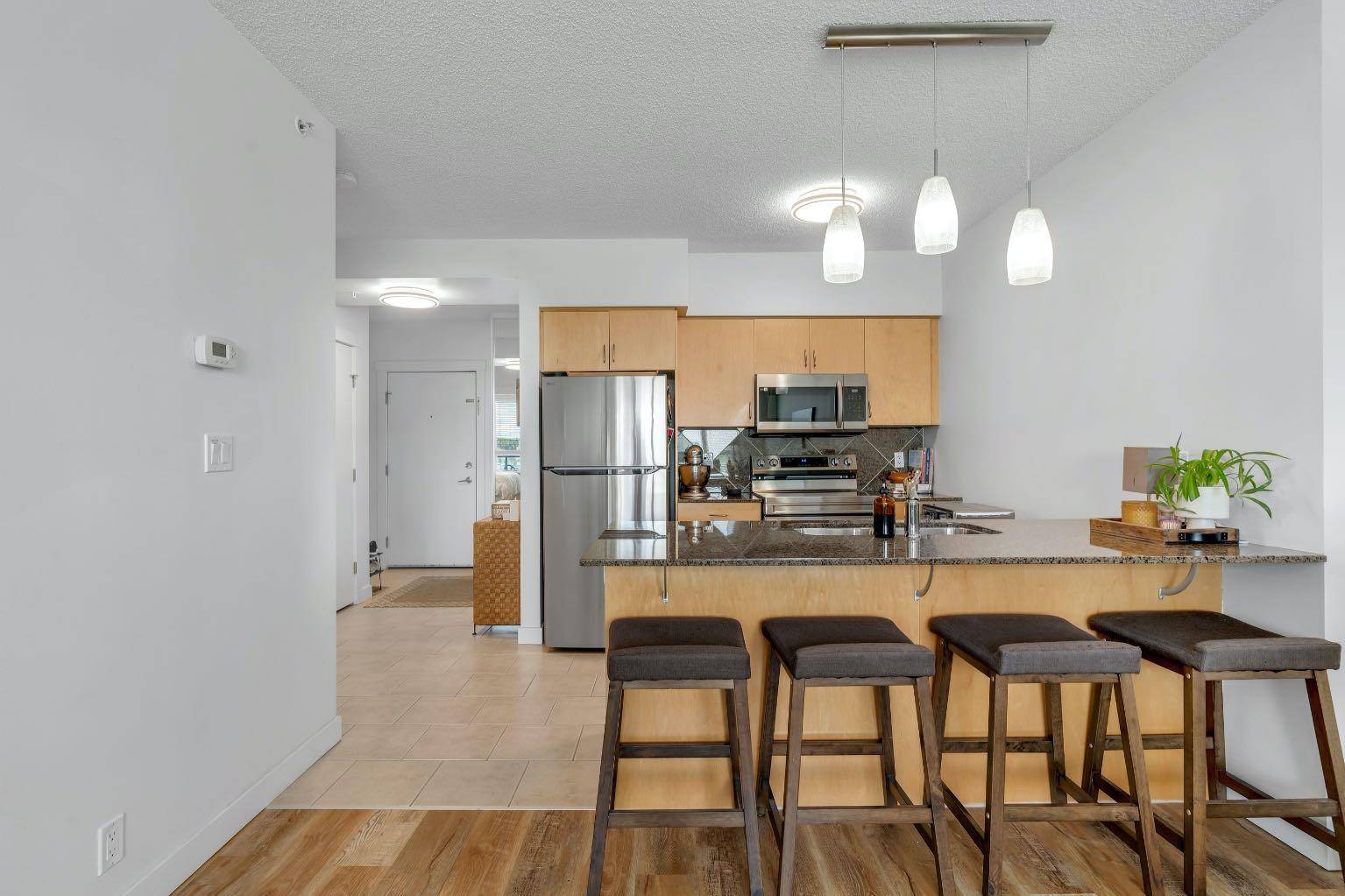 Calgary, AB T2V 2W3,8880 Horton RD Southwest #606