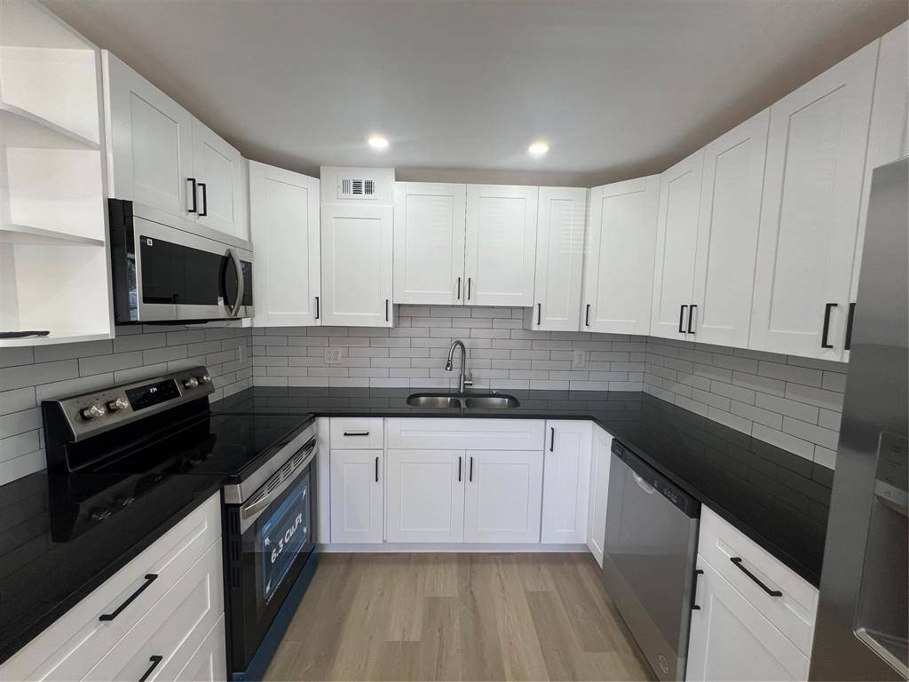 Deerfield Beach, FL 33442,2066 Ventnor P #2066